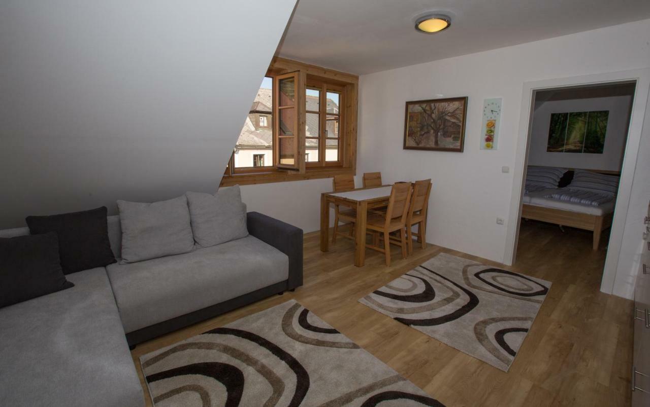Flo & Co Apartment ไวส์เซินเคียร์เชิน อินแดร์ วาคเอา ภายนอก รูปภาพ